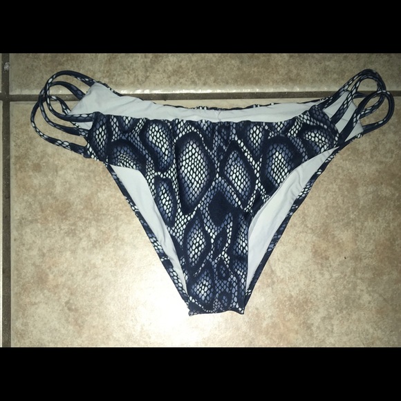 Bikini bottom - Picture 1 of 1